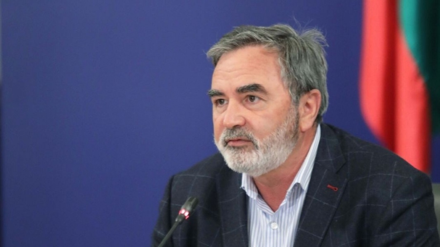 Доц. Кунчев: Вървим към плато, но може отново да затегнем мерките