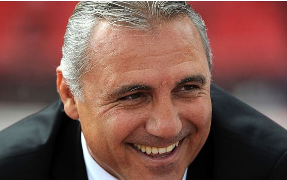 Мегазвездата на българския футбол Христо Стоичков води в онлайн анкета