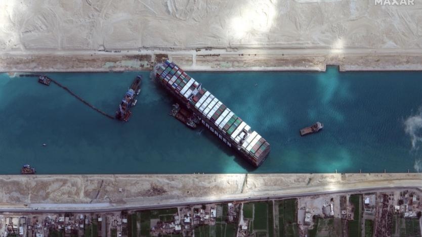 Финансовите загуби от блокирането на Суецкия канал от контейнеровоза Евър