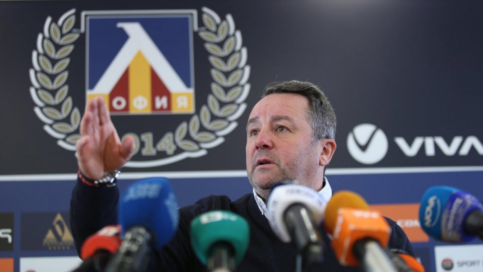 Треньорът на Левски Славиша Стоянович е в болница под наблюдение