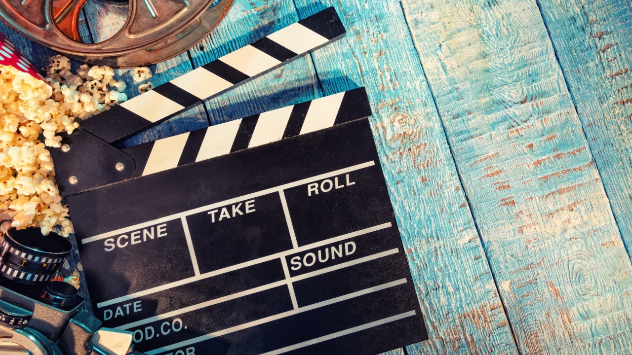 След отварянето на кината от днес до 8 април включително