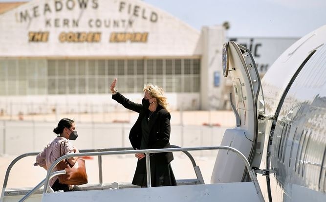 Първата дама на САЩ Джил Байдън си направи вчера първоаприлска