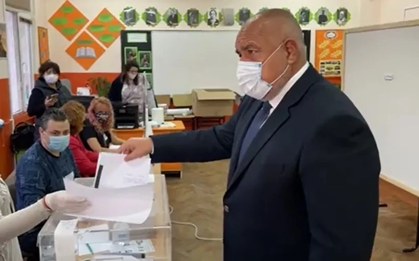 Бойко Борисов гласува, ето какво каза