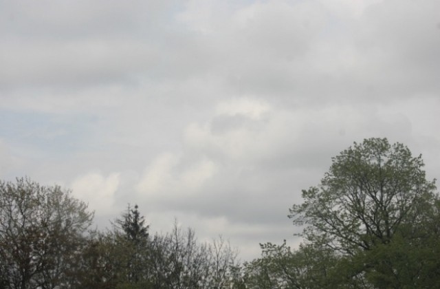 Атмосферното налягане е по ниско от средното за април през