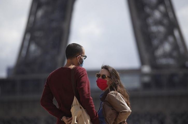 Франция навлезе в трета национална карантина Хиляди полицаи са мобилизирани