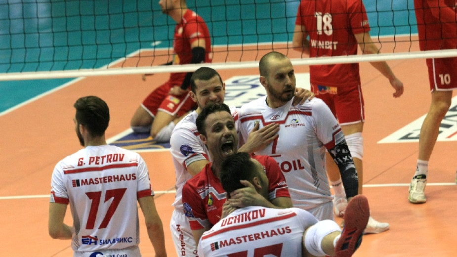 Шампионите от Нефтохимик 2010 Бургас се класираха за финалните плейофи
