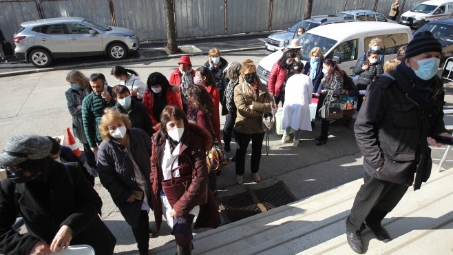 Започна раздаването на ваксини в столичното РЗИ Снощи личните лекари