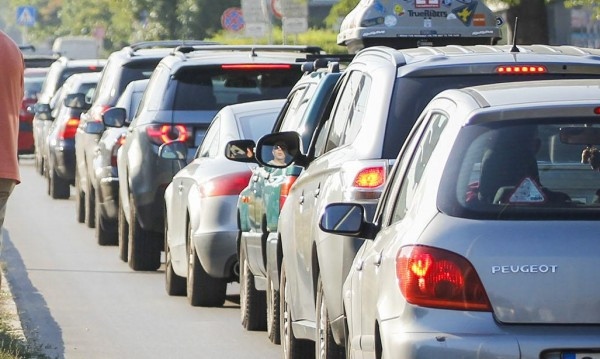 Годишният техническият преглед на автомобилите ще поскъпне заради екостикерите Повишението