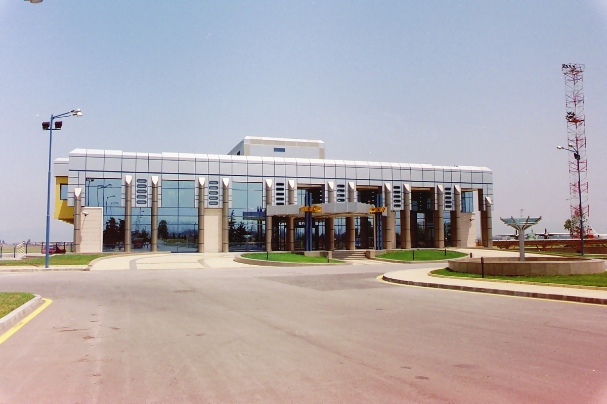 Правителството реши Авиоотряд 28 да поеме управлението на ВИП А