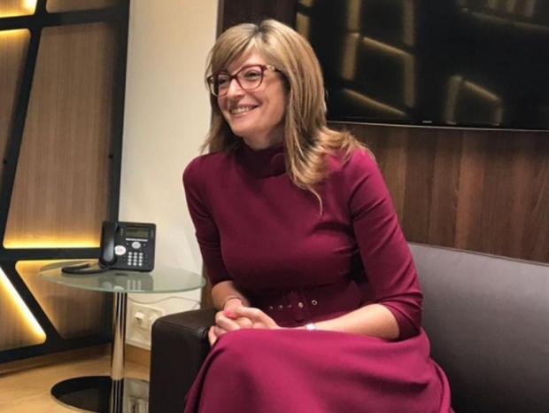 Захариева мълчи по скандала за 8 млн. евро от скопския олигарх Орце