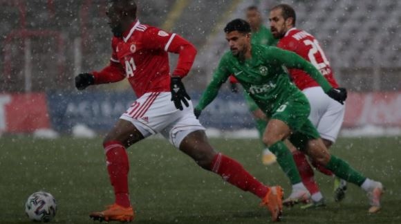 Отборите на ЦСКА и Лудогорец изиграха изключително интригуващ първи полуфинален