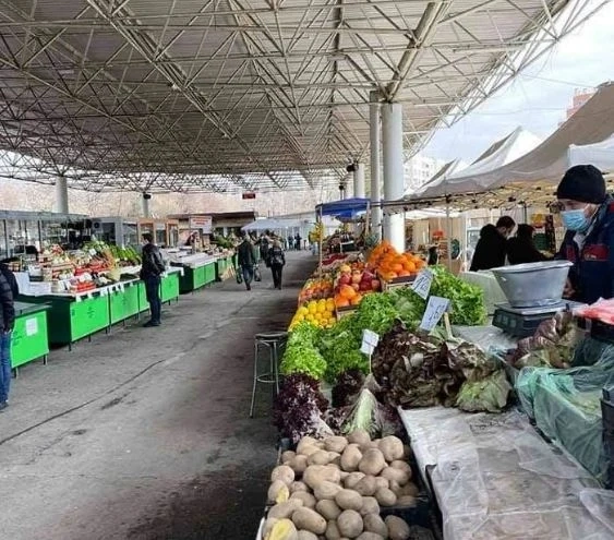 Пазарът на Красно село стриктно спазва мерките (СНИМКИ)