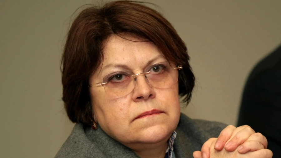 Дончева: ГЕРБ подменя ударно всякакви видове бордове