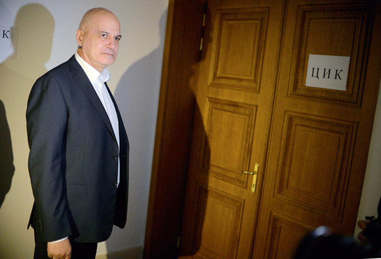 Слави Трифонов е добре Това заяви зам председателят на Има такъв