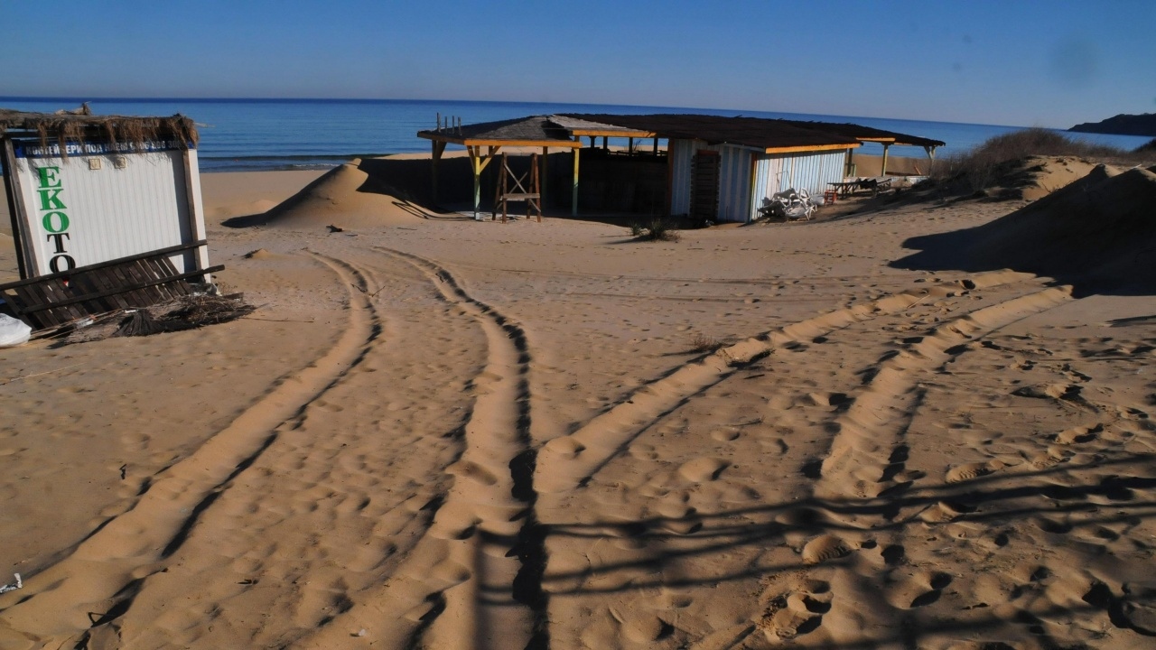 Дирекцията за национален строителен контрол ДНСК ще премахва поставени в