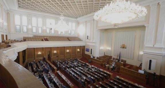 Започна първото заседание на 45 ото Народно събрание Мика Зайкова проверява