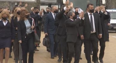 Необичайно е първото заседание на 45 ото Народно събрание Лидерът на