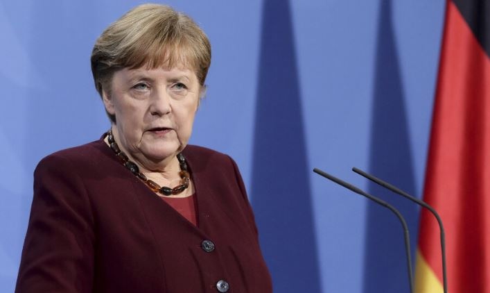 Германската канцлерка Ангела Меркел призова днес парламента да одобри нови
