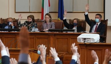 Връщат електронната система за гласуване на депутатите в старата сграда