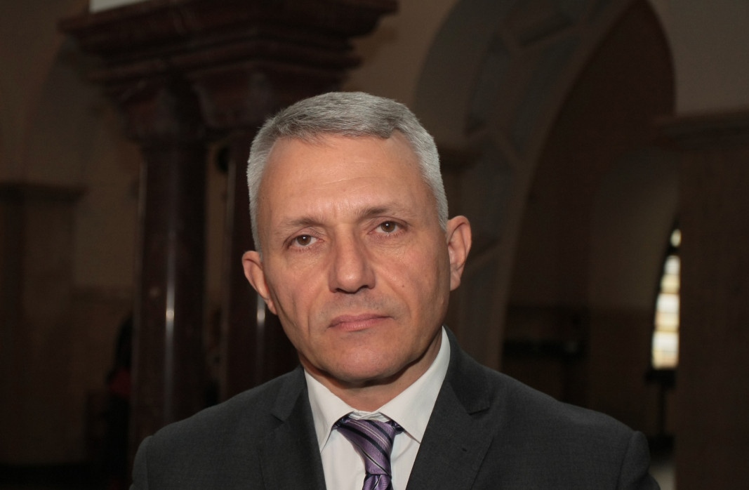 Политическите сили трябва да се научат да работят в комбинация