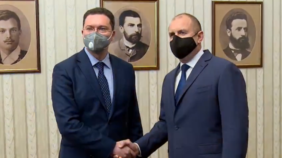 Президентът Румен Радев връчи проучвателен мандат за съставяне на правителство