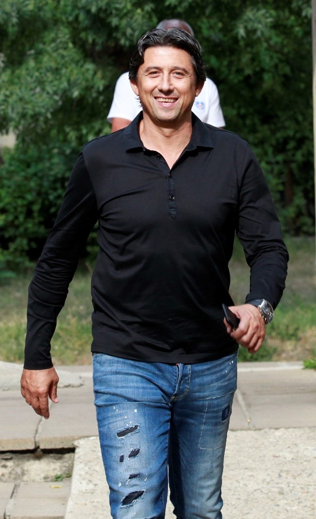 Представители на Гражданска инициатива Да спасим стадион Кривуля категорично не