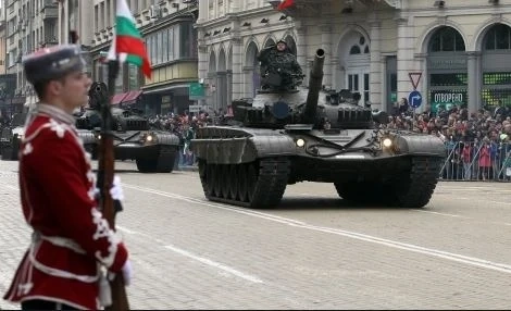 Без военен парад на 6 май