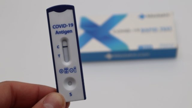 Един случай на индийския валиант на COVID 19 който причини рязко