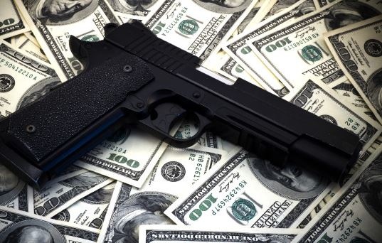 Италианските власти са задържали 99 души заподозрени във връзка с