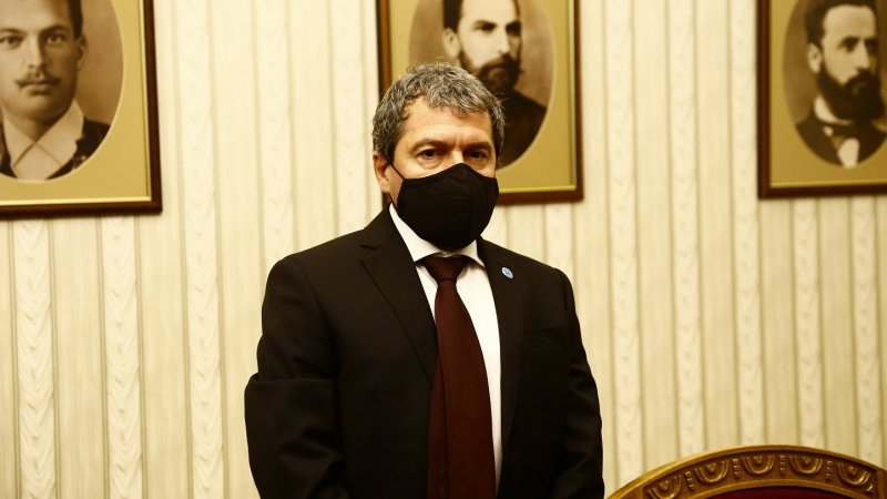 За по малко от ден партията на Слави Трифонов Има такъв