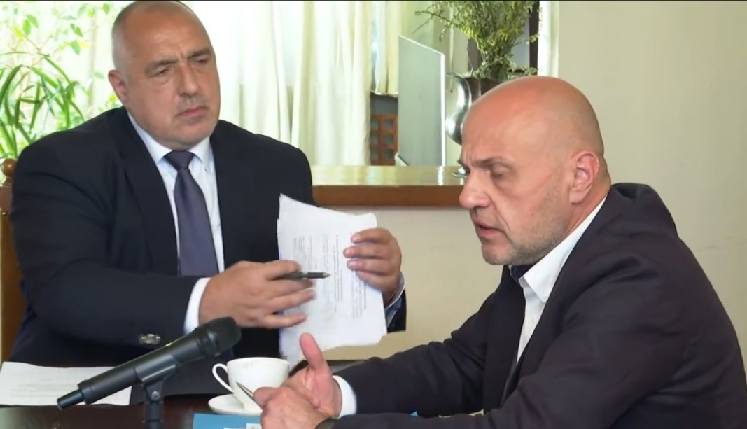 Премиерът в оставка Бойко Борисов обвини мнозинството в парламента в