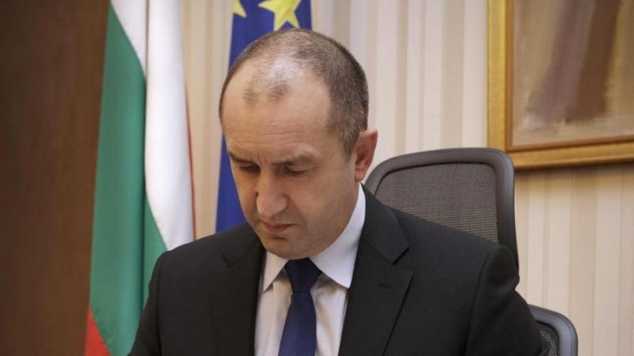 Генерал, адвокат и професор са кандидатите за служебен премиер