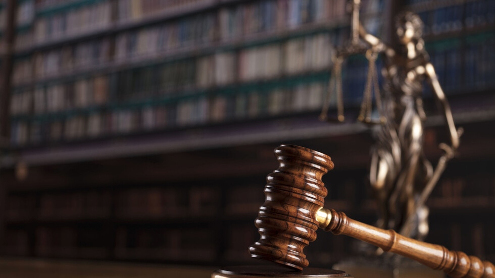 Правната комисия на НС прие на първо четене законопроектите за