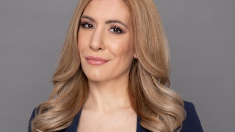 Мяу-мяу-мяу: Мяукаха на Ангелкова, докато говори в парламента