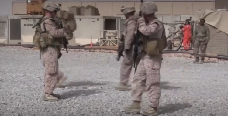 Започна американското военно изтегляне от Афганистан Самолет на Съединените щати