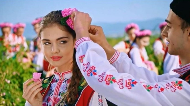 21 са казанлъшките абитуриeнтки които са кандидатки за короната на