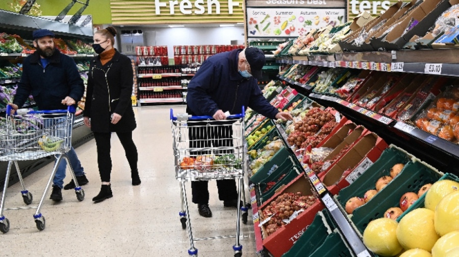 Отпадат коридорите за възрастни в магазините