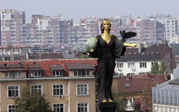 За първи път от много години населението на София град намалява