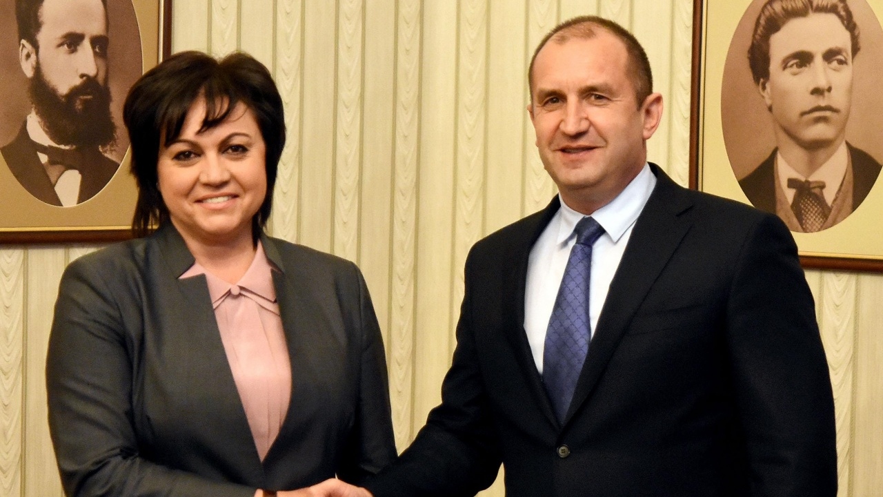 Президентът Румен Радев връчи третия мандат за съставяне на правителство