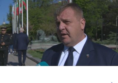 Може би армията е с най висок авторитет от всички институции