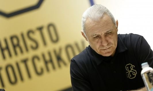 Легендарният Христо Стоичков използва социалните мрежи за да се сбогува