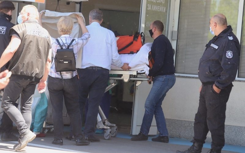 Състоянието на Владимир Каролев остава изключително тежко предаде БНТ Той