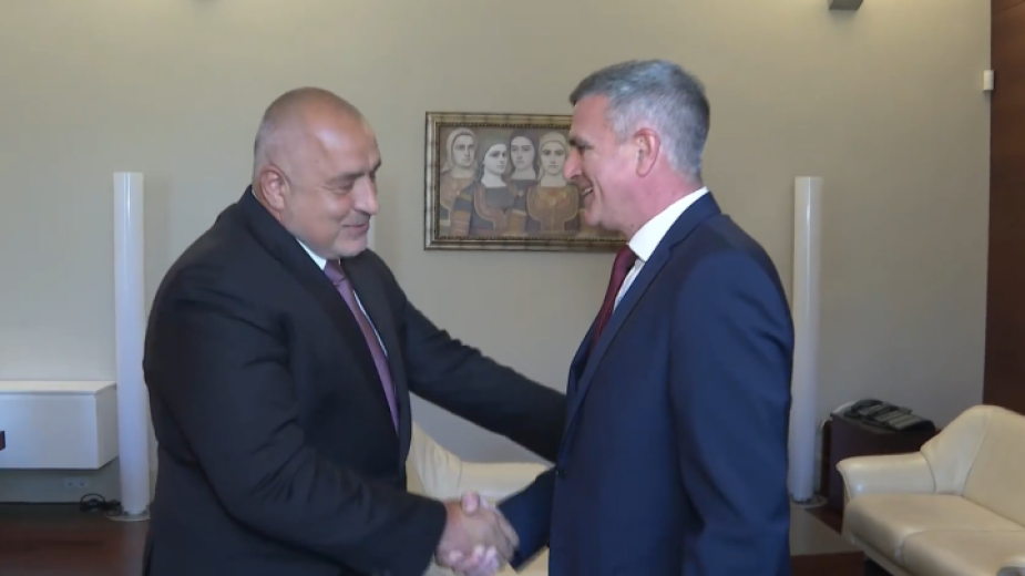 В дух на приемственост служебното правителство встъпи в правомощията си