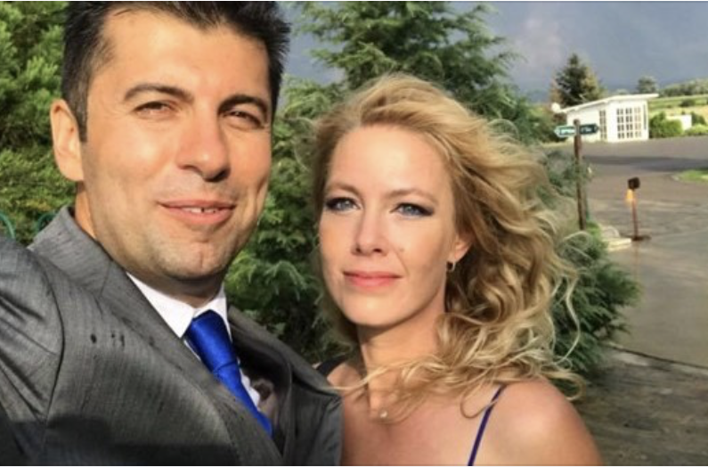 Новият икономически министър Кирил Петков веднага привлече медийното и общественото