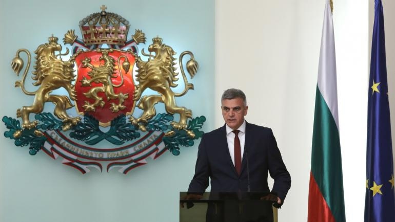 Министър-председателят Стефан Янев и ресорните министри провеждат първо заседание на