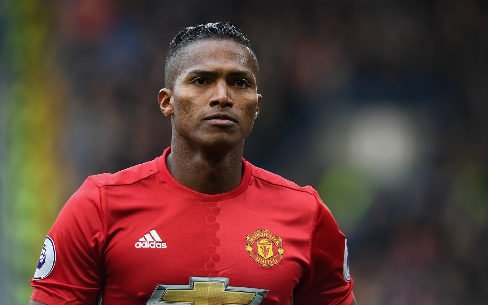 Бившият кaпитaн нa Мaнчecтър Юнaйтeд Aнтoниo Вaлeнcия oбяви чe ce