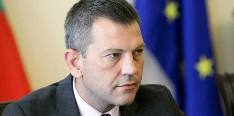 Министър Тодоров не е с положителен резултат за Covid-19