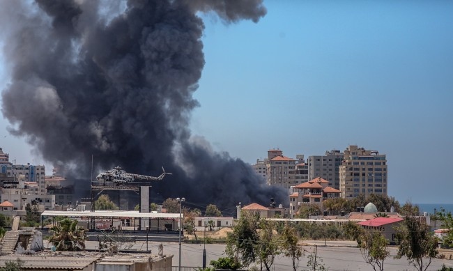 Израел поднови въздушните удари срещу Ивицата Газа а от палестинската