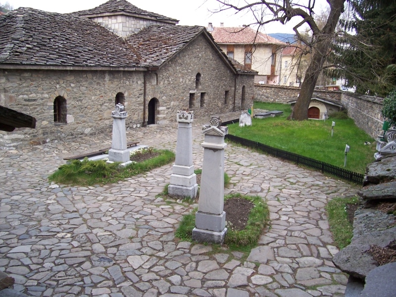 Българската православна църква почита днес паметта на светите Баташки мъченици