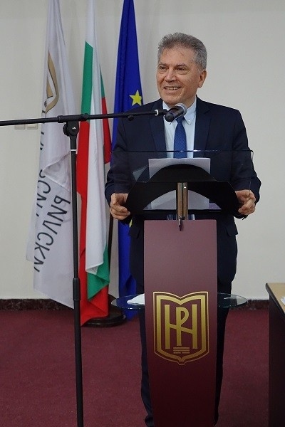 Ректорът на ЮЗУ си гласувал 110 бона бонуси